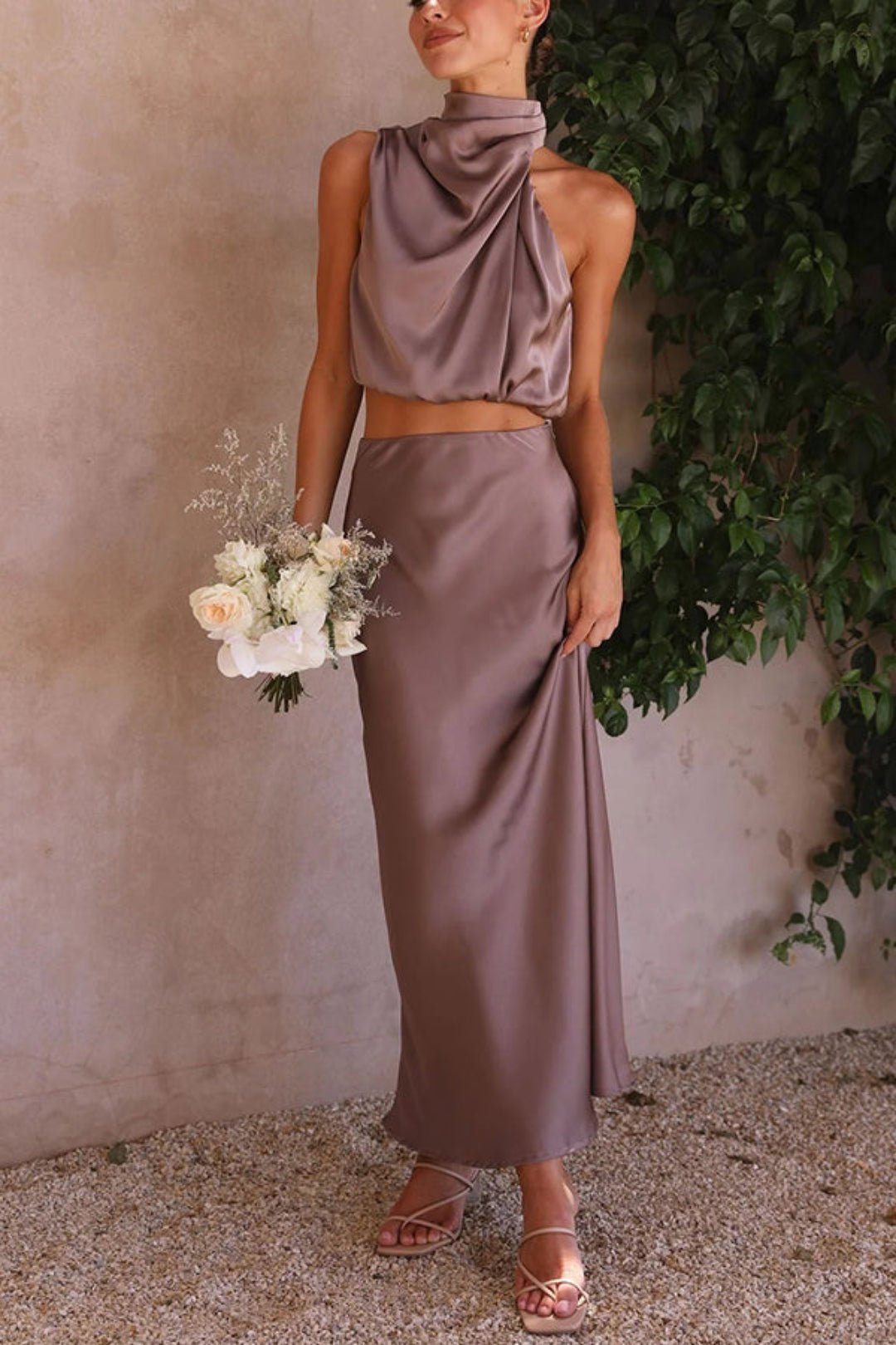 Inaya – Elegant Maxi Dress in Flowing Fabric