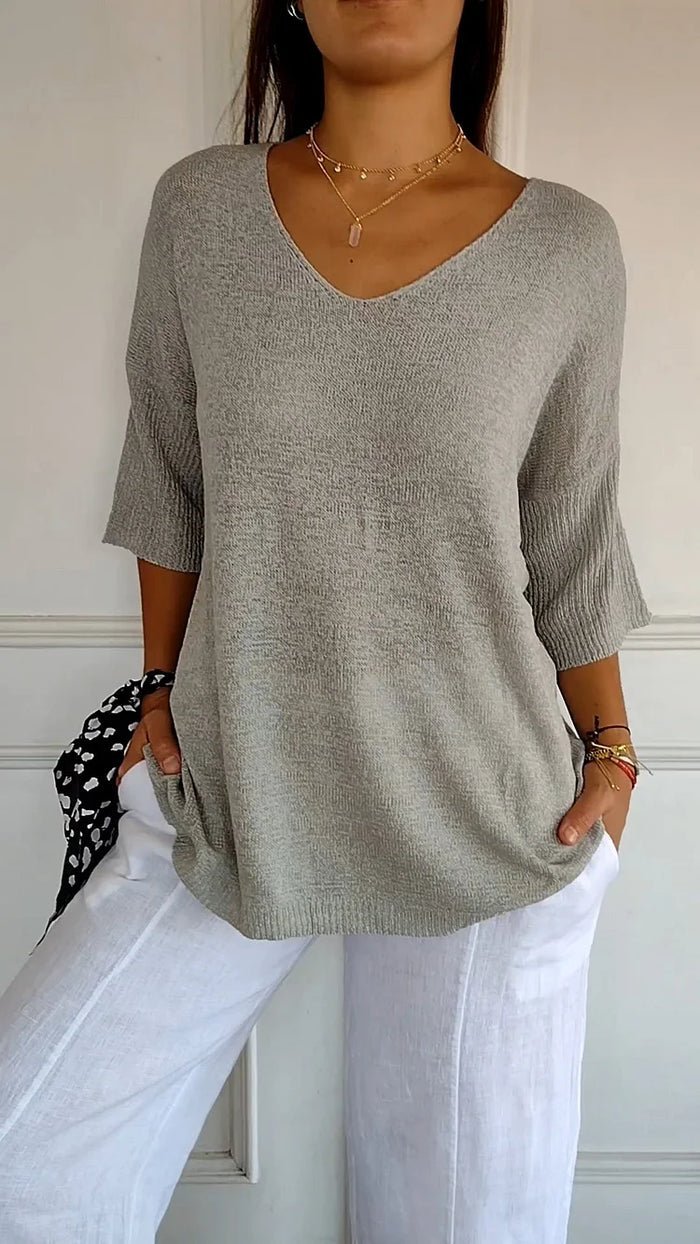 Juna – Elegant V-Neck Knitted Top