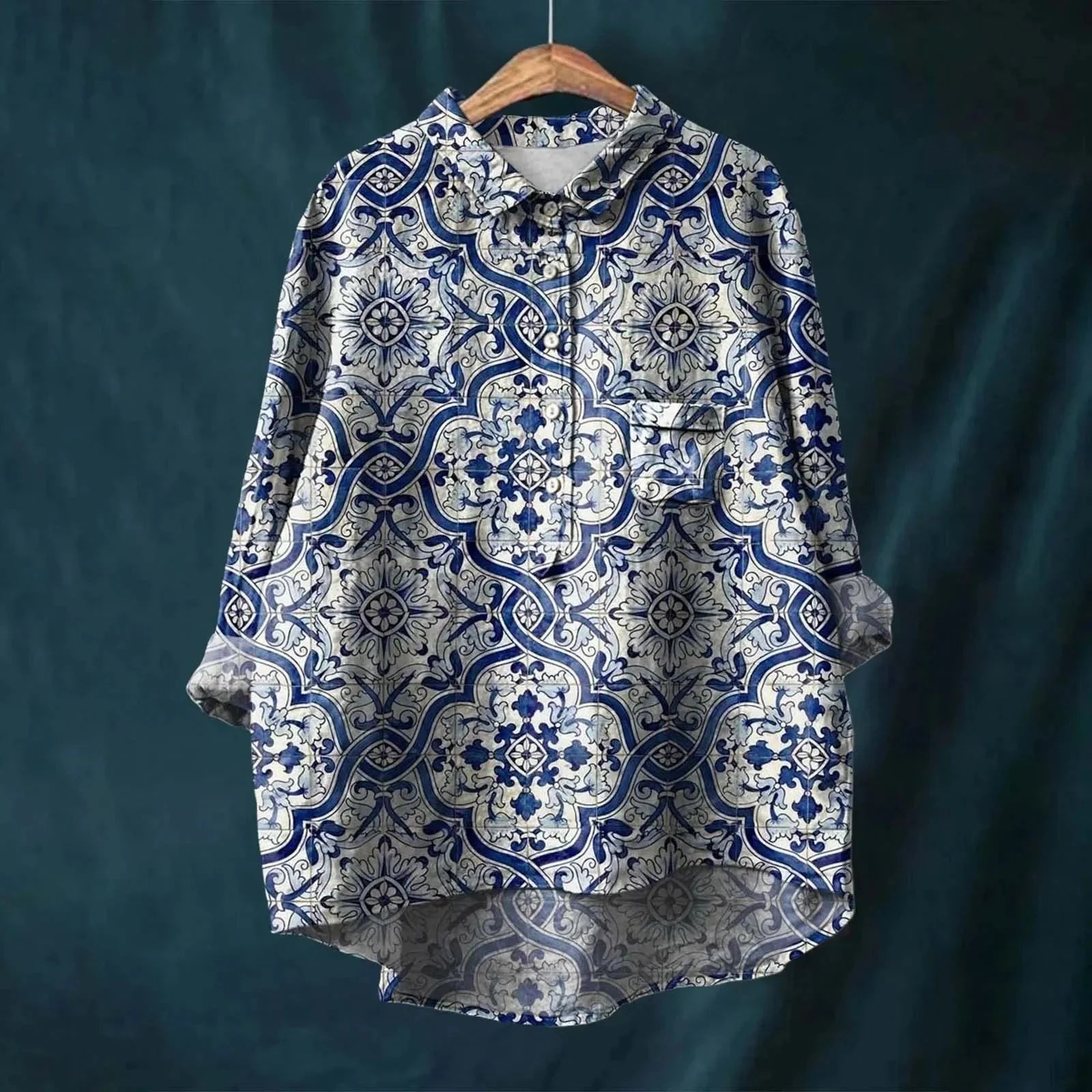 Ninette – Elegant Blouse with Floral Pattern