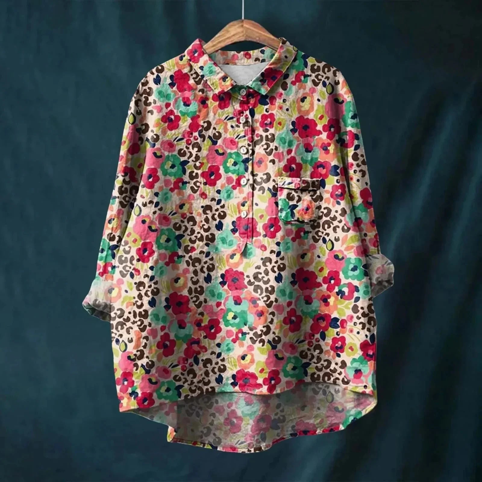 Ninette – Elegant Blouse with Floral Pattern