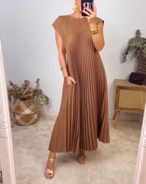 Sabrina – Stylish Pleated Cotton Dress
