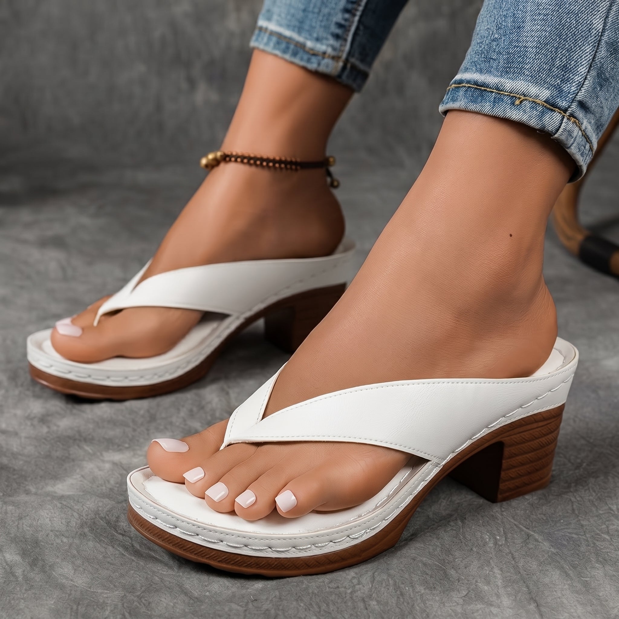 Tara - Women's Block Heel Slip-On Sandals - Sandals - White - Parker&Brooks
