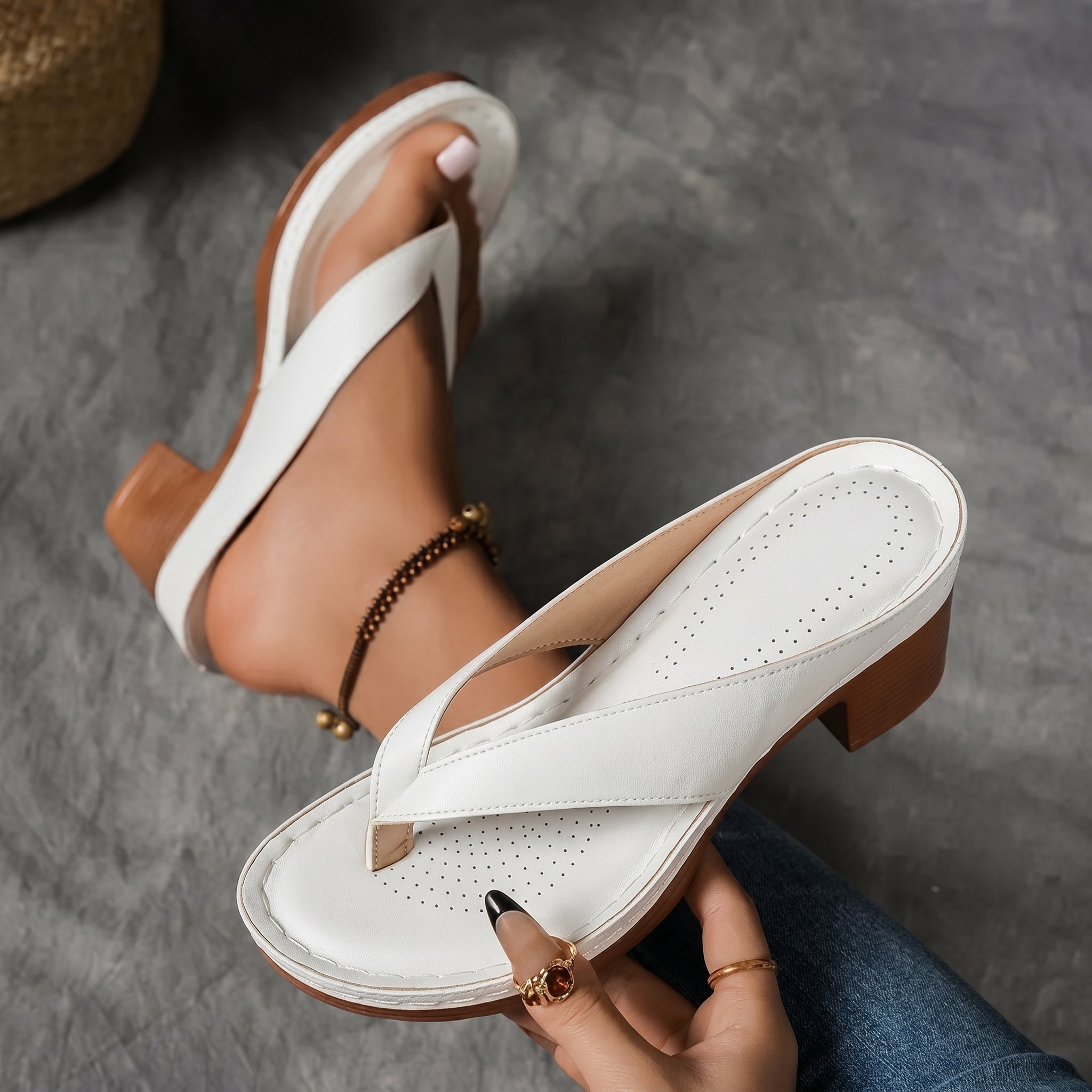 Tara - Women's Block Heel Slip-On Sandals - Sandals - White - Parker&Brooks