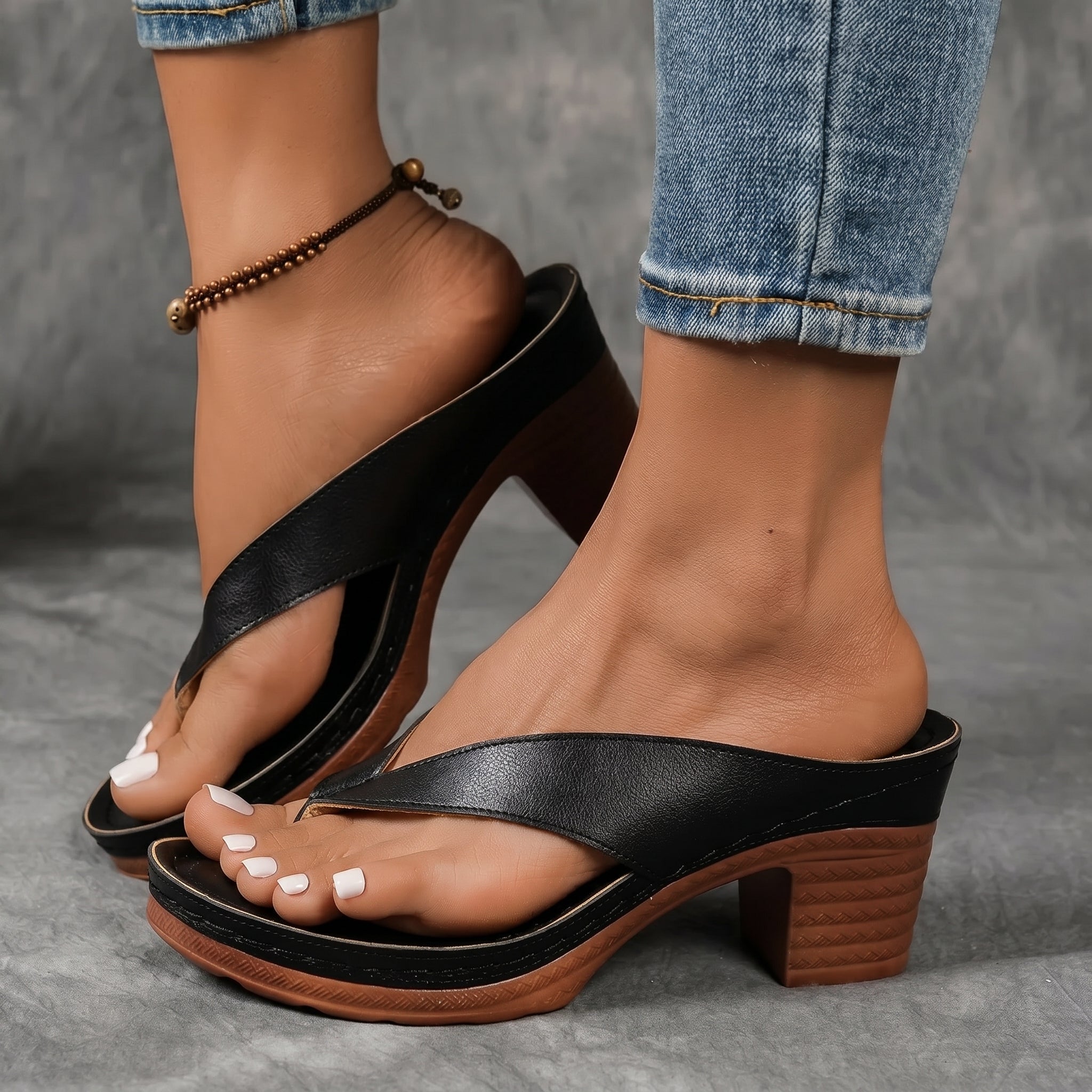 Tara - Women's Block Heel Slip-On Sandals - Sandals - Black - Parker&Brooks