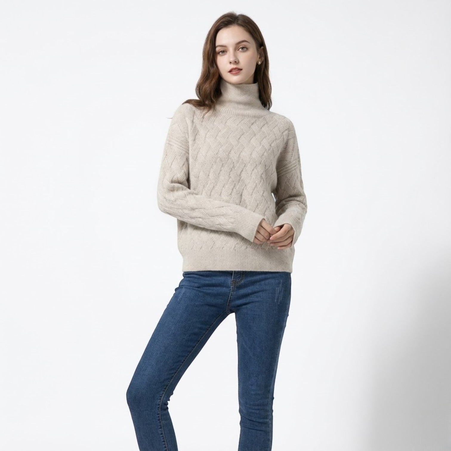 Sena – Women's Wool Sweater with Cable Pattern