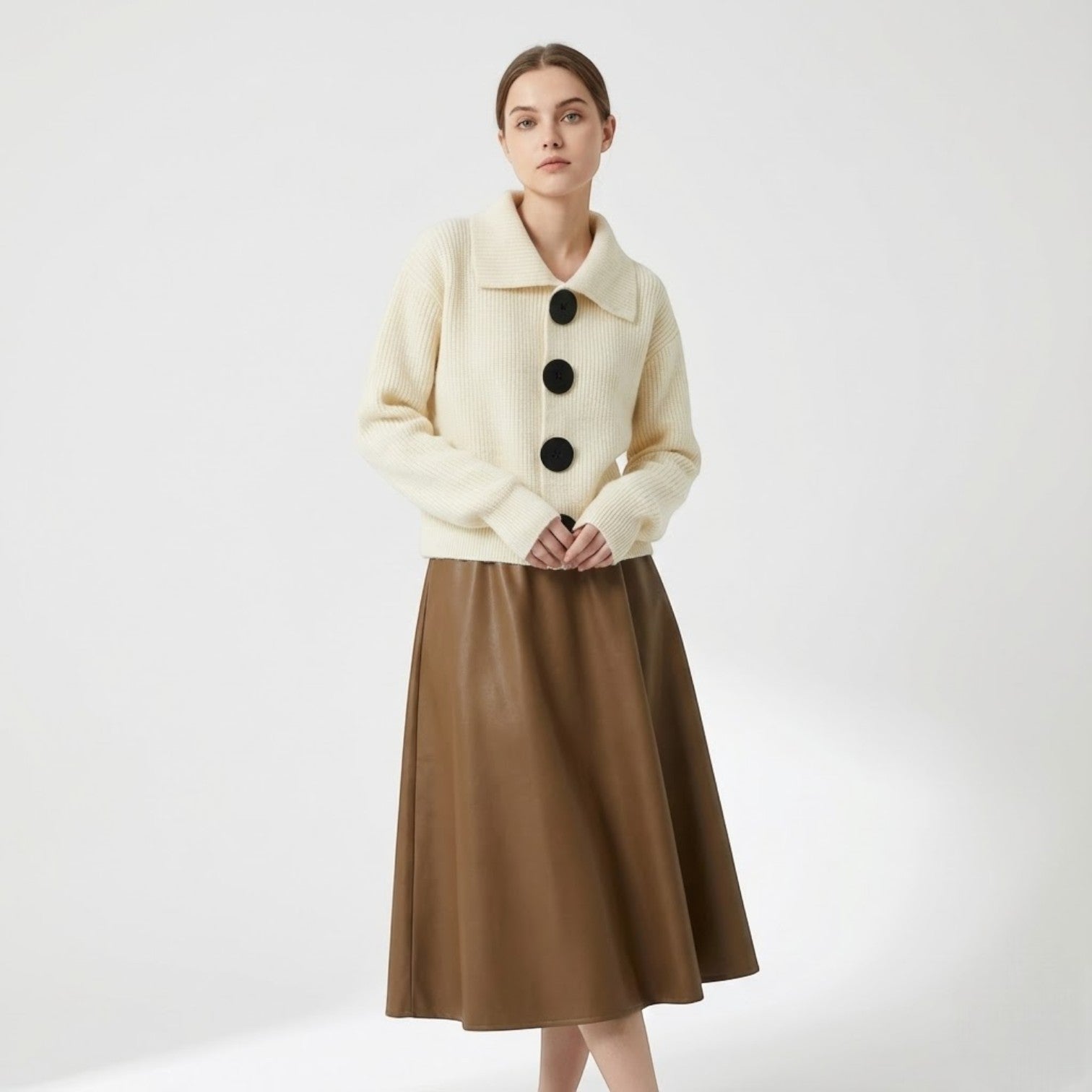 Vienna – Women's Wool Cardigan Short