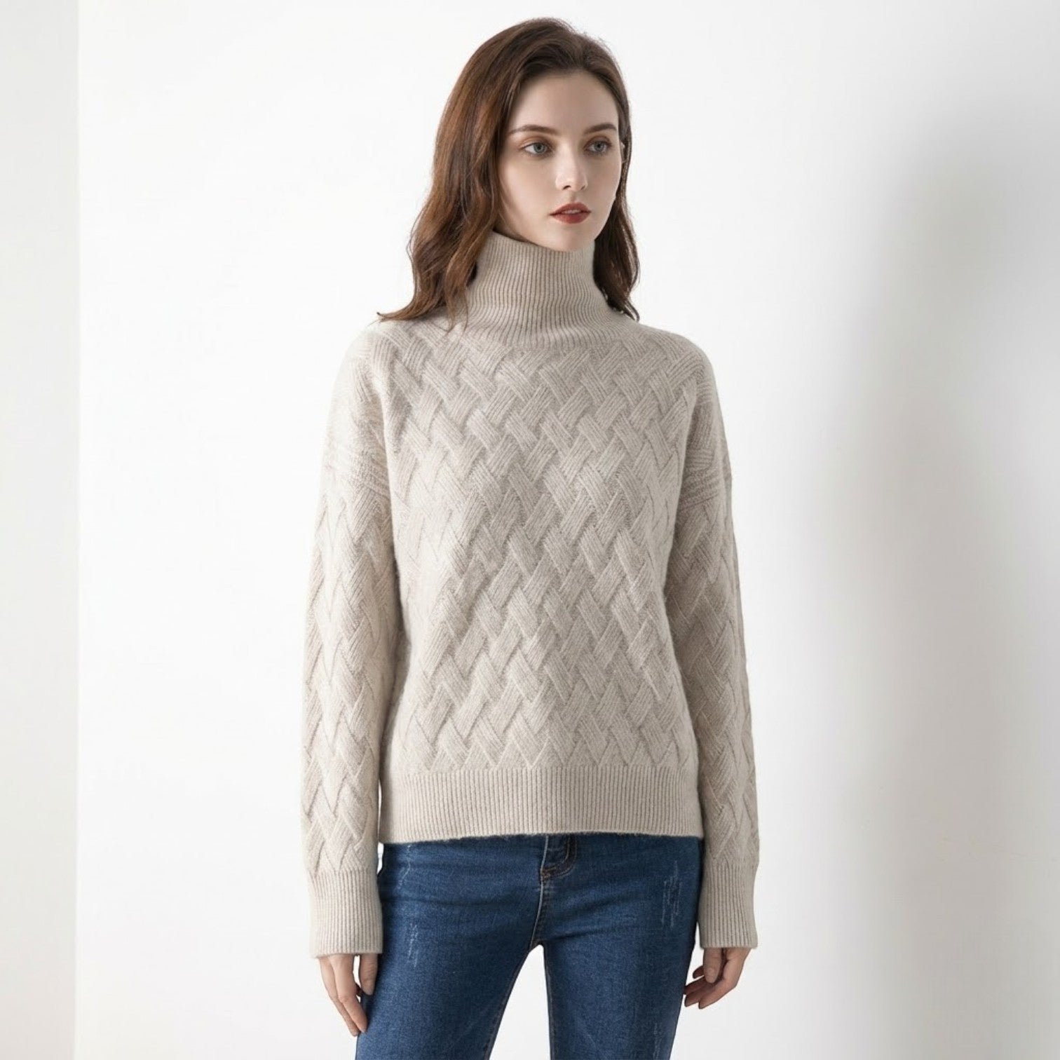 Sena – Women's Wool Sweater with Cable Pattern