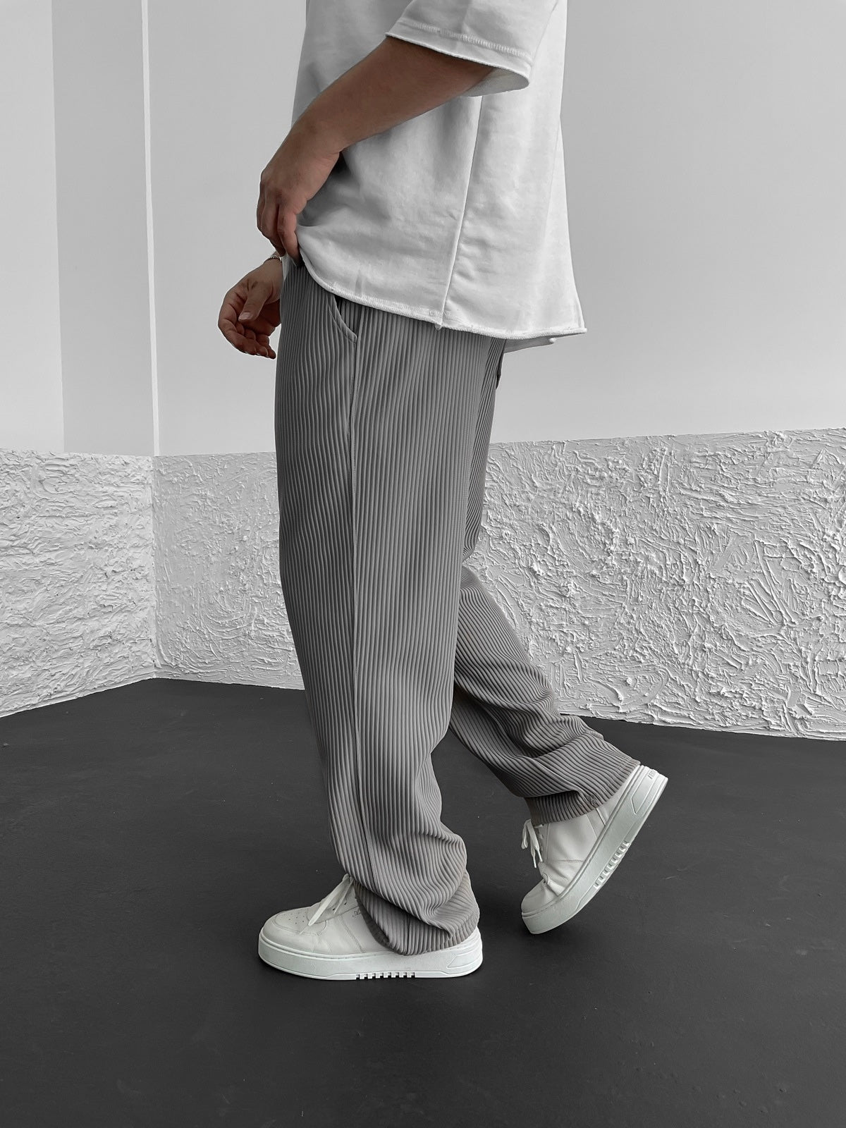 Xaver – Relaxed Ribbed Trousers