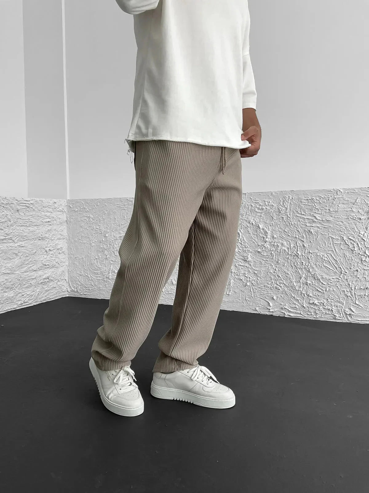 Xaver – Relaxed Ribbed Trousers