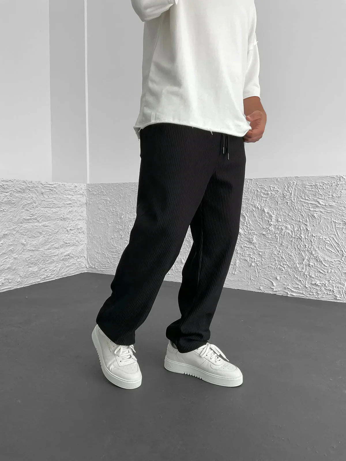 Xaver – Relaxed Ribbed Trousers