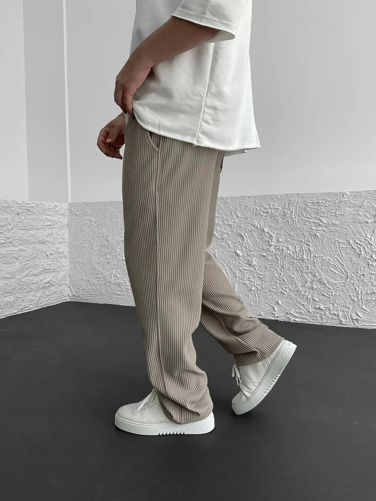 Xaver – Relaxed Ribbed Trousers